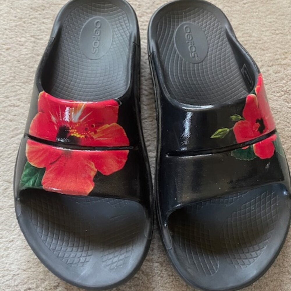 OOFOS Sandals - Picture 4 of 5